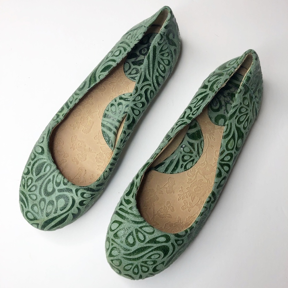 b.o.c. born concept | green embossed flats